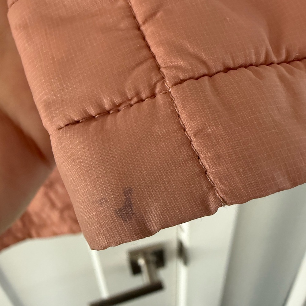 The North Face Girls Peach Quilted Puffer Jacket - Picture 10 of 13